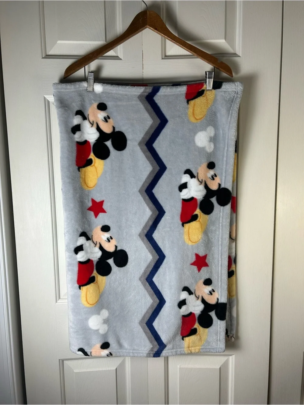 Disney Baby Gray Mickey Mouse Blanket Red Star Blue Chevron Stripes Zig Zag